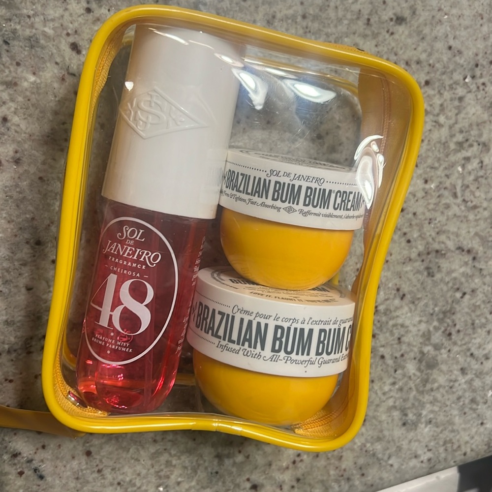 Sol De Janeiro Travel kit with bag Custom